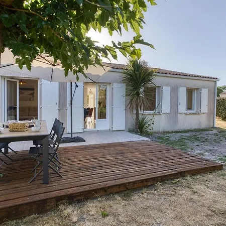 La Rouine Holiday home *