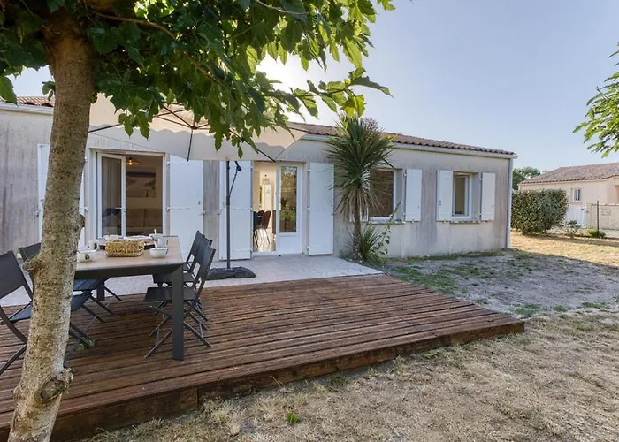 La Rouine Holiday home *